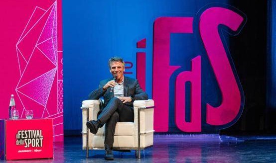 世预赛下注-佐拉的故事魔盒：一次劫案、一粒点球与一段旅程