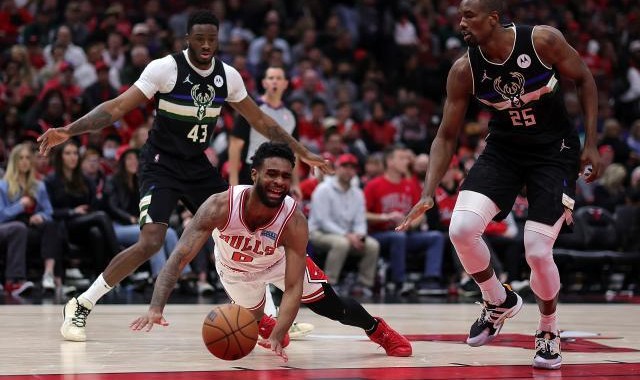 世预赛投注-30分惨败创队史纪录！公牛耻辱一战送还主场优势