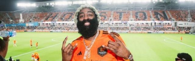 哈登不止满足于篮球成功，推足球文化是全新目标