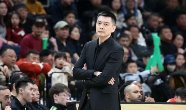曝杨鸣卸任！辽宁男篮完成换帅，乌戈走马上任，冲击季后赛