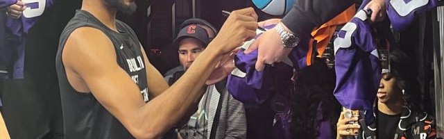 世预赛投注-两位旧将唤醒太阳美好记忆，新时代里他们步履维艰